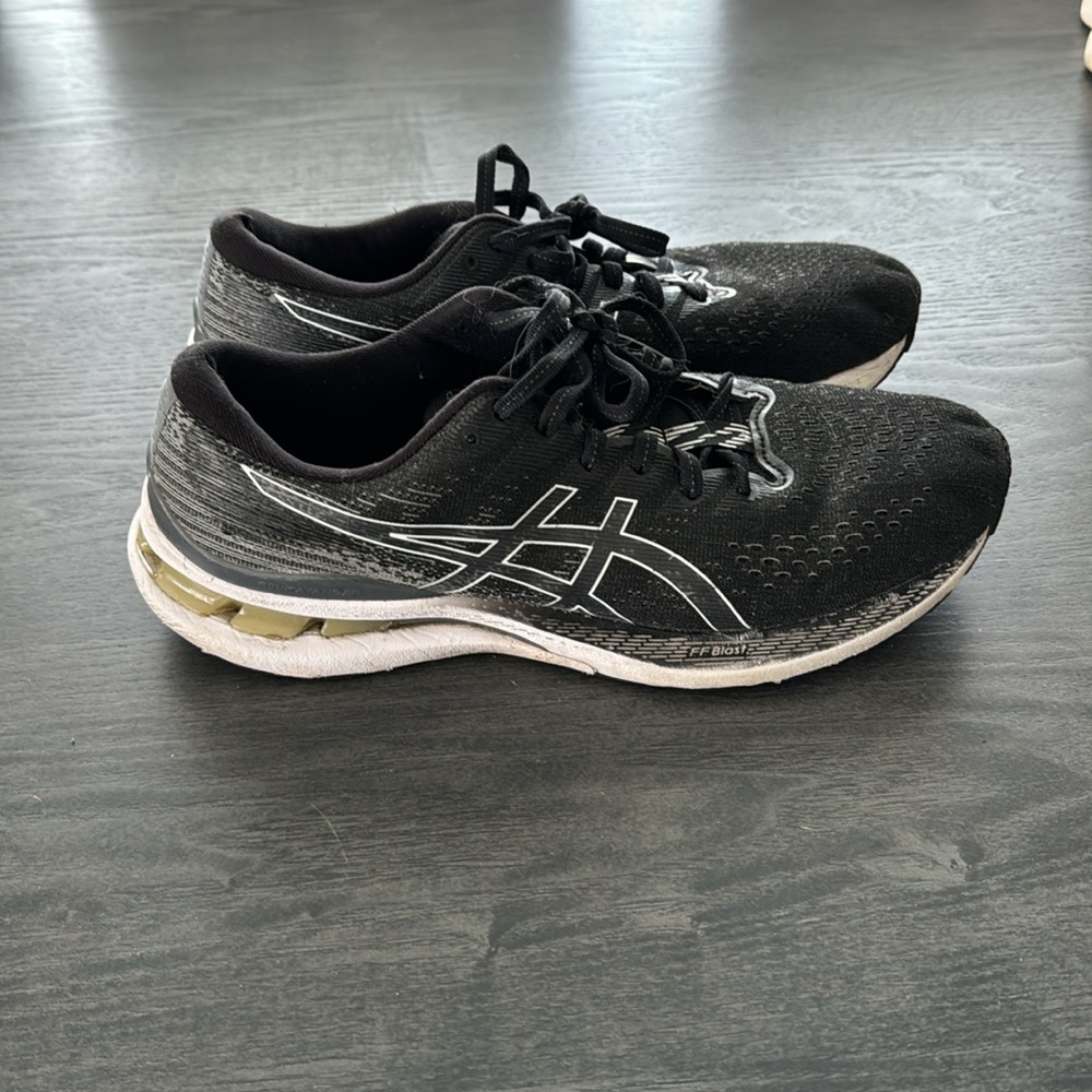 ASICS Kayano 28 - Picture 2 of 4